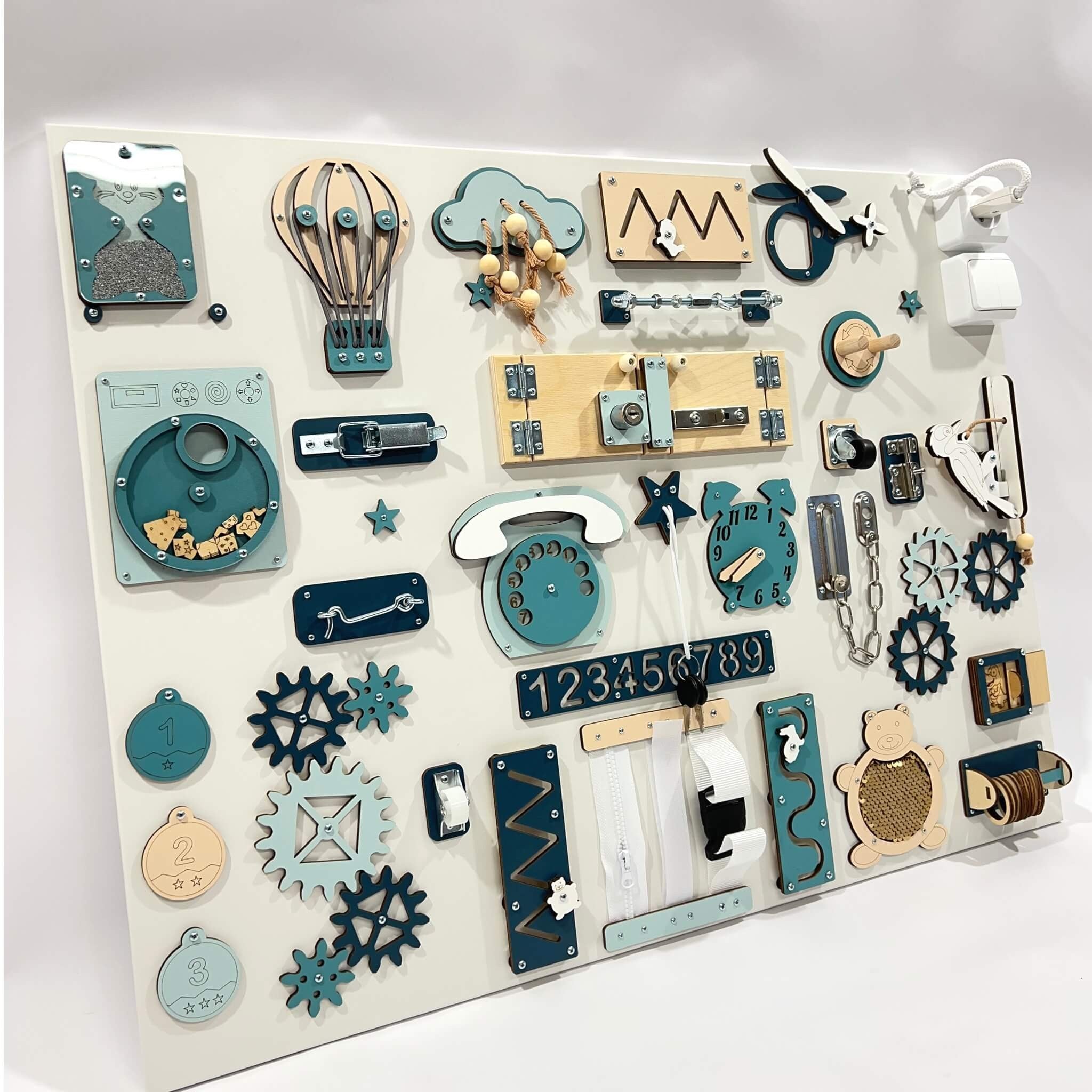 Extra large Montessori busy board with activities (60×80 cm)